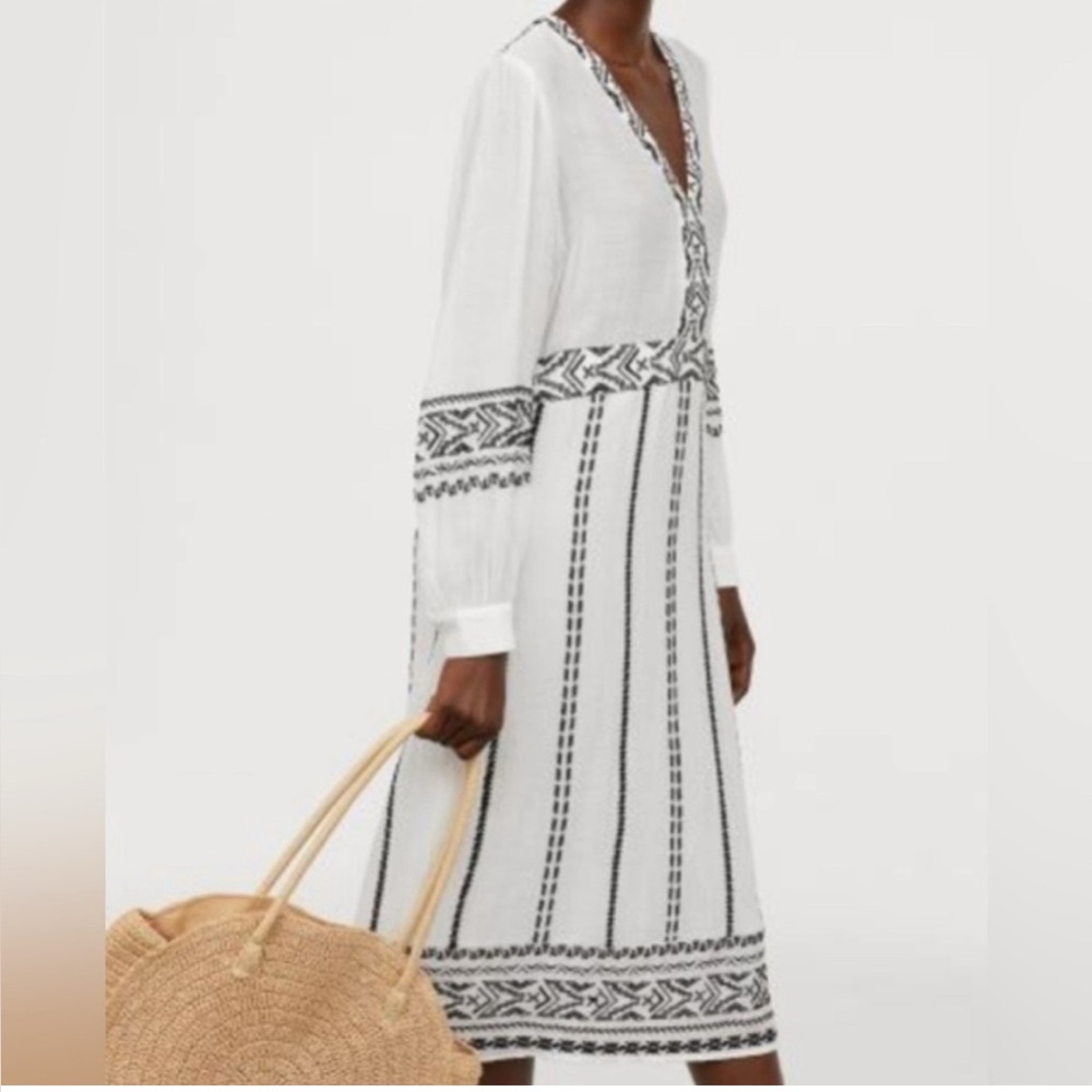 Beautiful H&M WHITE with BLACK EMBROIDERED DRESS, Size 2